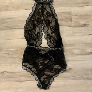 Victoria’s Secret collard teddy